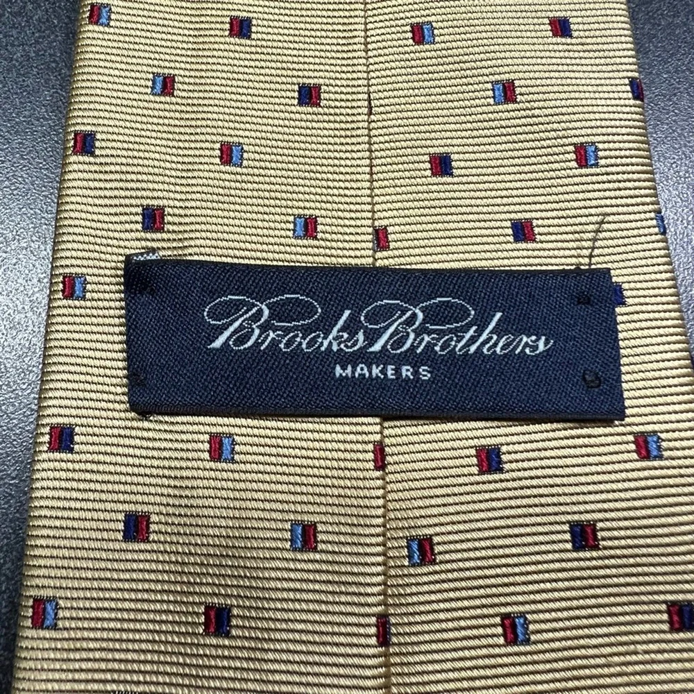 Brooks Brothers Mens Tie Necktie Multicolor Geometric 100% Silk Career Classic